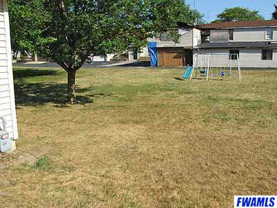 305 E Stocker St, Angola, IN 46703 photo 3