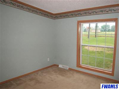 2728 Evergreen Dr, Warsaw, IN 46582 photo 8