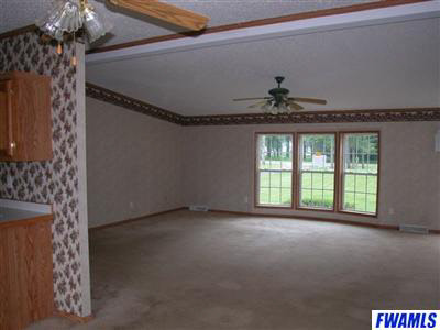 2728 Evergreen Dr, Warsaw, IN 46582 photo 4