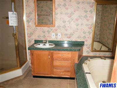 2728 Evergreen Dr, Warsaw, IN 46582 photo 9