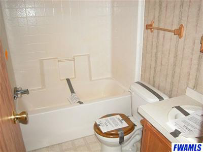 2728 Evergreen Dr, Warsaw, IN 46582 photo 10