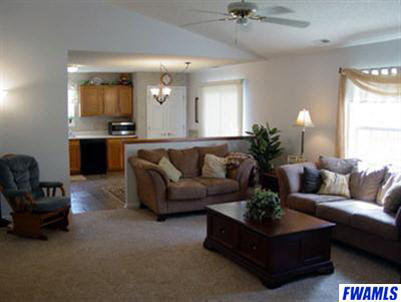 8108 Maple Valley Dr, Fort Wayne, IN 46835 photo 4