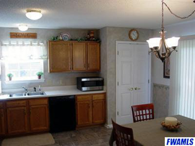 8108 Maple Valley Dr, Fort Wayne, IN 46835 photo 5