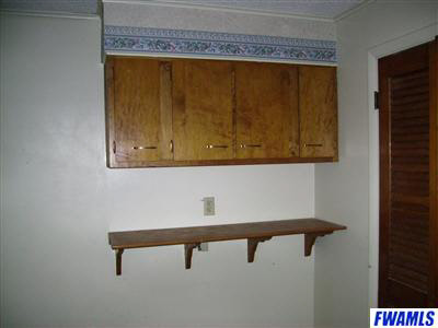 427 E Cherry St, Bluffton, IN 46714 photo 7