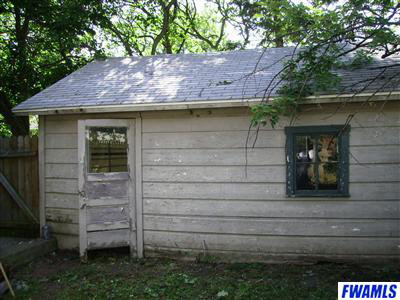 427 E Cherry St, Bluffton, IN 46714 photo 5