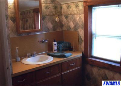 229 E Washington St, Monroe, IN 46772 photo 5