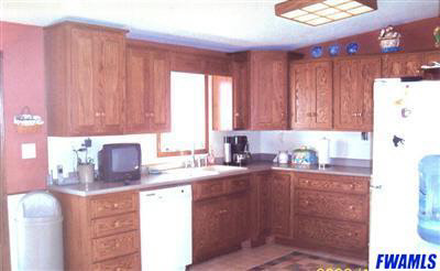 110 E Andrews St, Monroe, IN 46772 photo 3