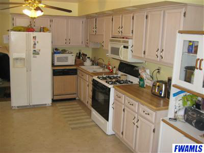 601 E Mill St, Ossian, IN 46777 photo 4