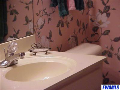 1140 High Pointe Ct, Bluffton, IN 46714 photo 4