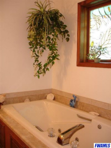105 E Parkway Dr, Warren, IN 46792 photo 13