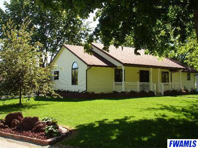 105 E Parkway Dr, Warren, IN 46792 photo 2
