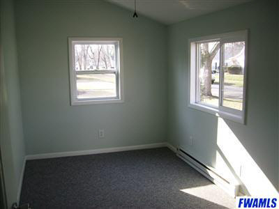 516 E Arnold St, Bluffton, IN 46714 photo 3