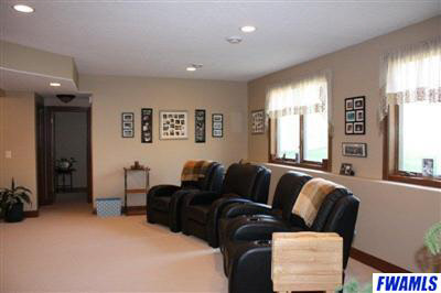 2240 E Blossom Ln, Warsaw, IN 46580 photo 18