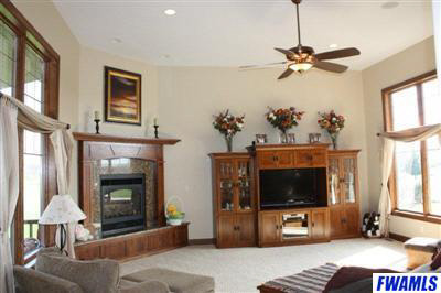 2240 E Blossom Ln, Warsaw, IN 46580 photo 4