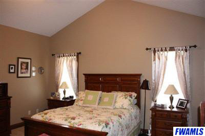 2240 E Blossom Ln, Warsaw, IN 46580 photo 9