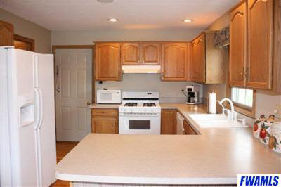 1649 S Packerton Rd, Winona Lake, IN 46590 photo 2