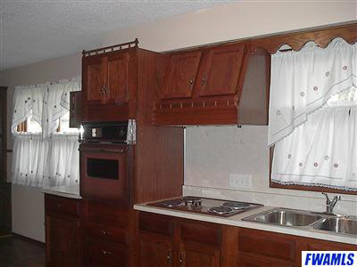 111 Parkway Dr, Warren, IN 46792 photo 8