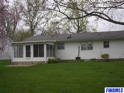 111 Parkway Dr, Warren, IN 46792 photo 3