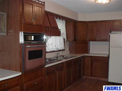 111 Parkway Dr, Warren, IN 46792 photo 7