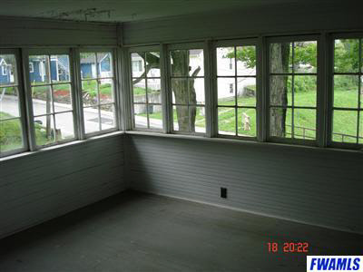 156 E 4th St, Roanoke, IN 46783 photo 8
