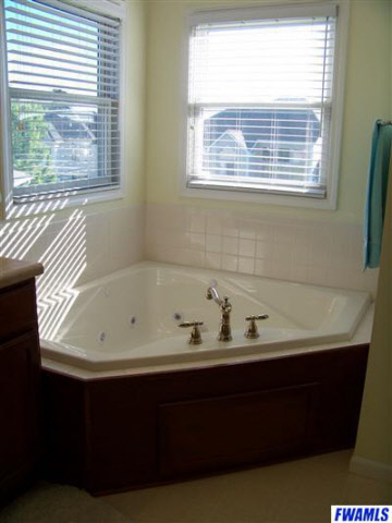 12906 Bordeaux, Fort Wayne, IN 46845 photo 15