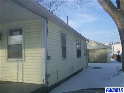 2040 Elyetta St, Fort Wayne, IN 46802 photo 3
