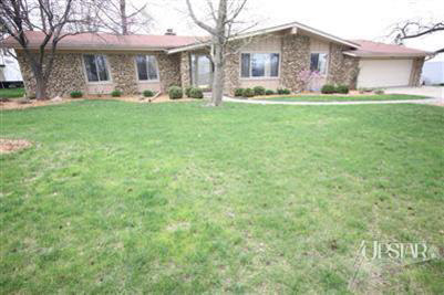 1925 Colony Dr, Fort Wayne, IN 46825 photo 1
