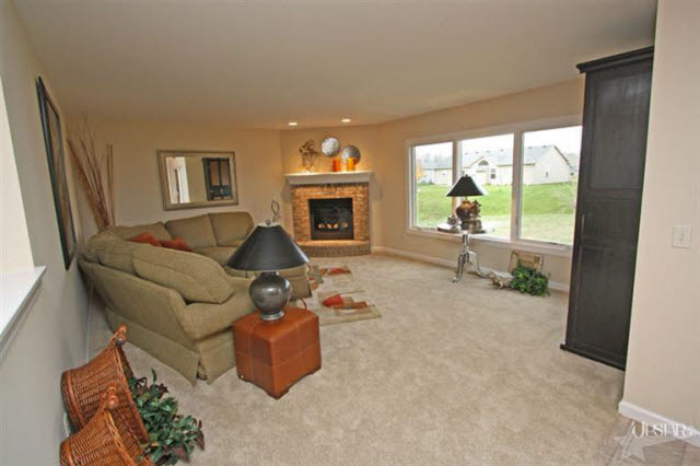 903 Wescott Dr, Fort Wayne, IN 46818 photo 2