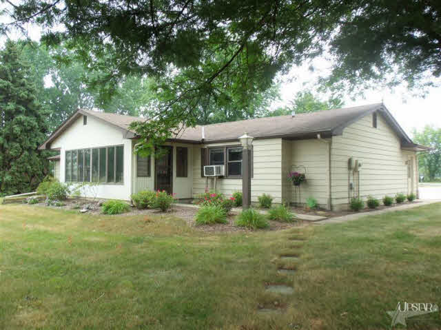 3136 Easterday Rd, Fort Wayne, IN 46818 photo 2