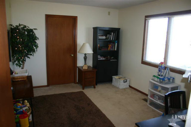 2120 Lorraine Dr, Auburn, IN 46706 photo 4