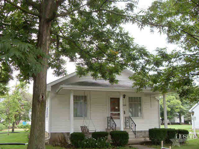 255 Bryan St, Berne, IN 46711 photo 1