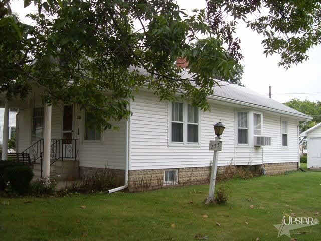 255 Bryan St, Berne, IN 46711 photo 2
