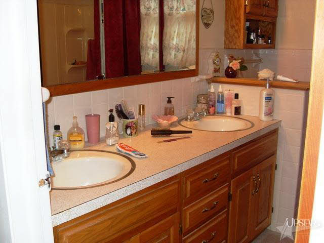 220 Spring St, Geneva, IN 46740 photo 7
