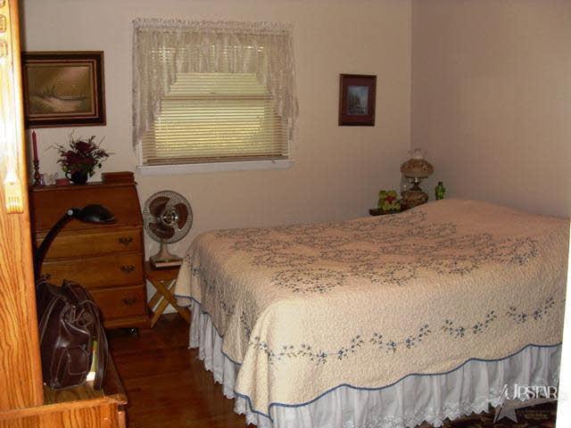 220 Spring St, Geneva, IN 46740 photo 9