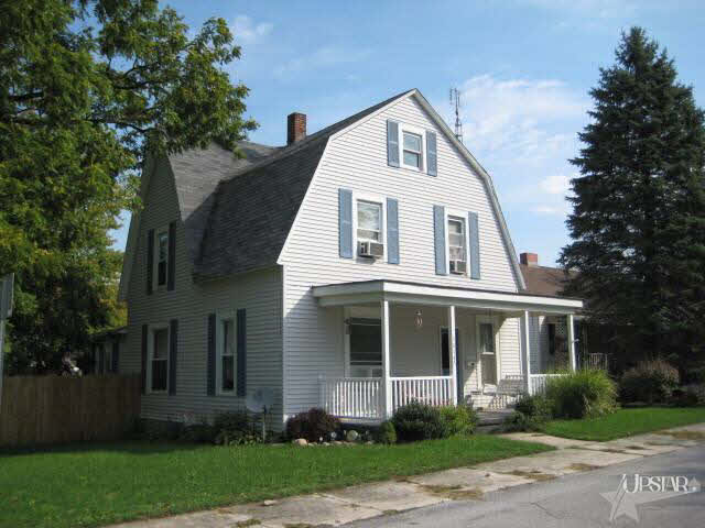 305 E Cherry St, Bluffton, IN 46714 photo 1