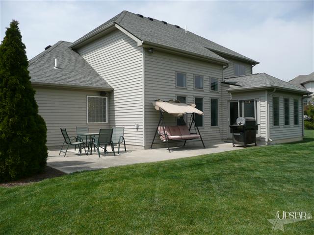 425 Red Bluff Dr, Fort Wayne, IN 46814 photo 2