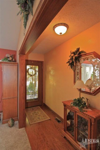 560 E Morse St, Markle, IN 46770 photo 2