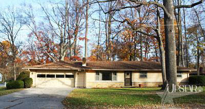 1202 Roger Dr, Auburn, IN 46706 photo 1
