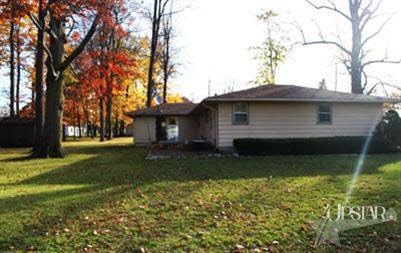 1202 Roger Dr, Auburn, IN 46706 photo 3