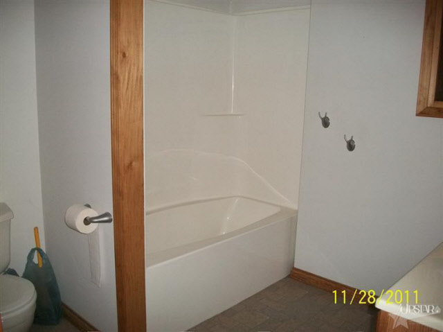 843 Elm St, Huntington, IN 46750 photo 10