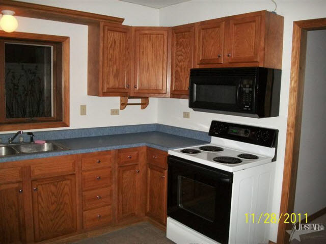 843 Elm St, Huntington, IN 46750 photo 3