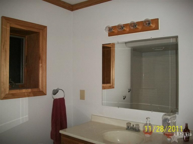 843 Elm St, Huntington, IN 46750 photo 6