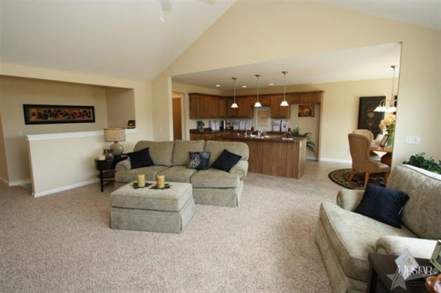 8521 Springberry Dr, Fort Wayne, IN 46818 photo 7
