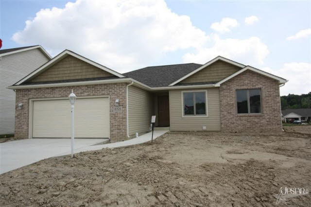 8521 Springberry Dr, Fort Wayne, IN 46818 photo 1