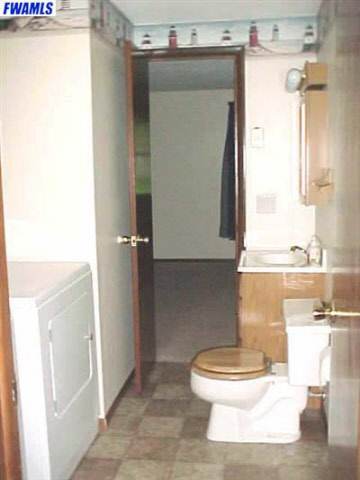 404 W Roe St, Ossian, IN 46777 photo 8