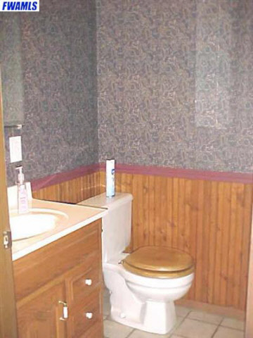 404 W Roe St, Ossian, IN 46777 photo 9