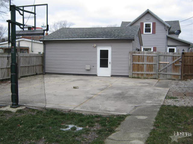 532 E Silver, Bluffton, IN 46714 photo 17