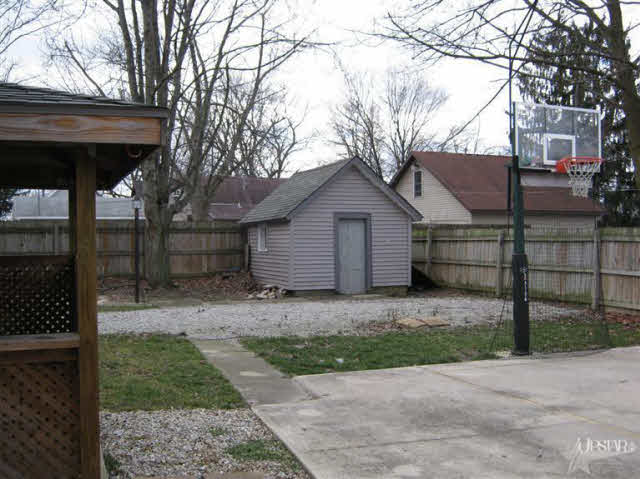532 E Silver, Bluffton, IN 46714 photo 16