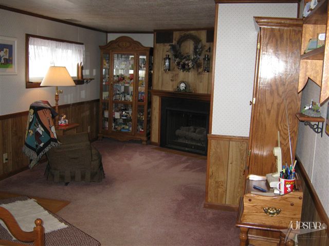 315 E Spring St, Bluffton, IN 46714 photo 2