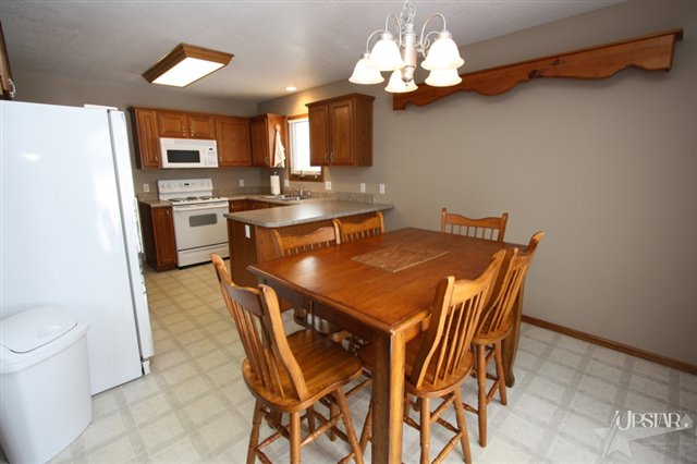 7606 Maeve Dr, Fort Wayne, IN 46835 photo 9